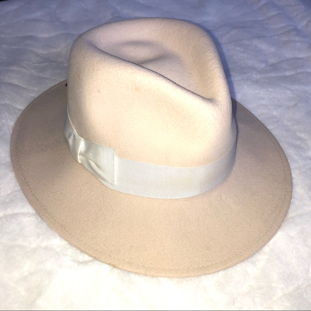 NWT BCBG MaxAzria Cream Wool Hat